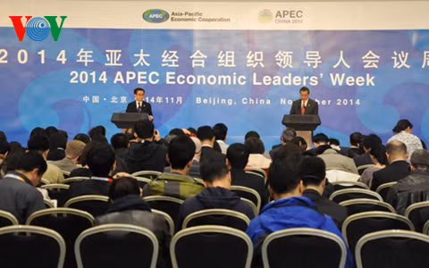 Bộ trưởng Ngoại giao và Bộ trưởng Thương mại Trung Quốc chủ trì họp báo sau Hội nghị Liên Bộ trưởng Ngoại giao-Kinh tế