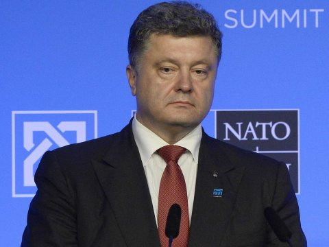 Tổng thống Poroshenko coi việc Ukraine gia nhập NATO là “điều cấp bách”