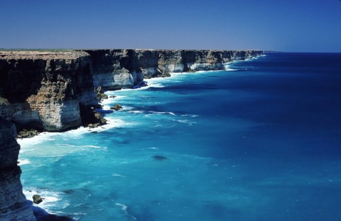 Vách đá Bunda ở Úc - Ảnh: touropia