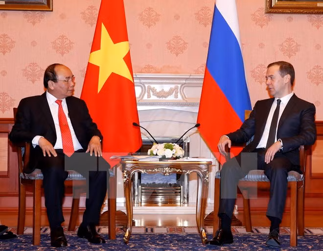 Thủ tướng Nguyễn Xuân Phúc hội đàm với Thủ tướng Nga D. Medvedev.