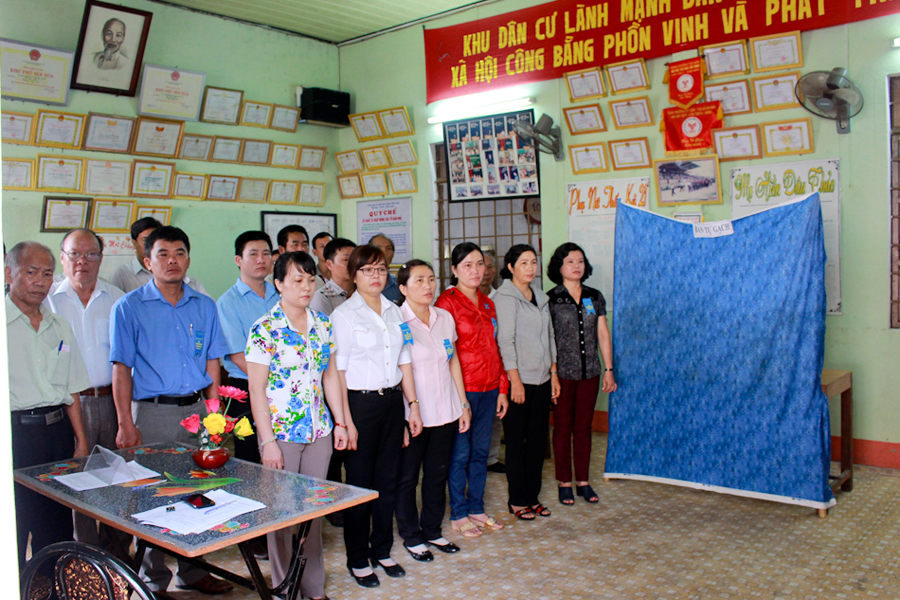 Lễ khai mạc bầu cử tại khu vực bỏ phiếu số 5-phường Tây Sơn-thị xã An Khê. Ảnh: Hồng Thi