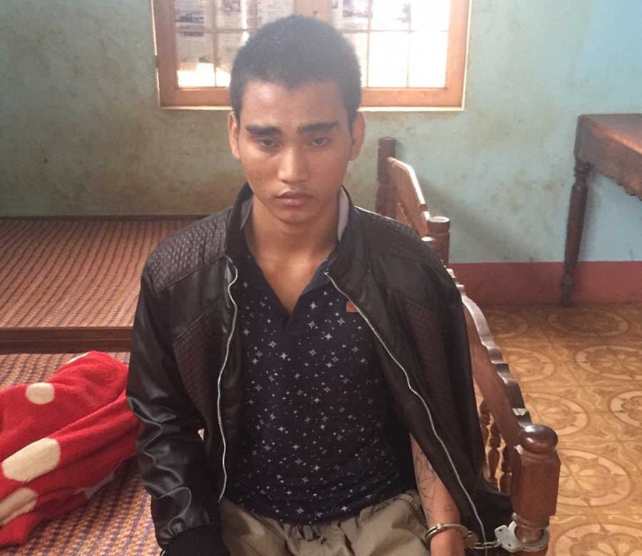 Đối tượng Nho tại trụ sở UBND xã Ia Chía. Ảnh: Nguyễn Nhật