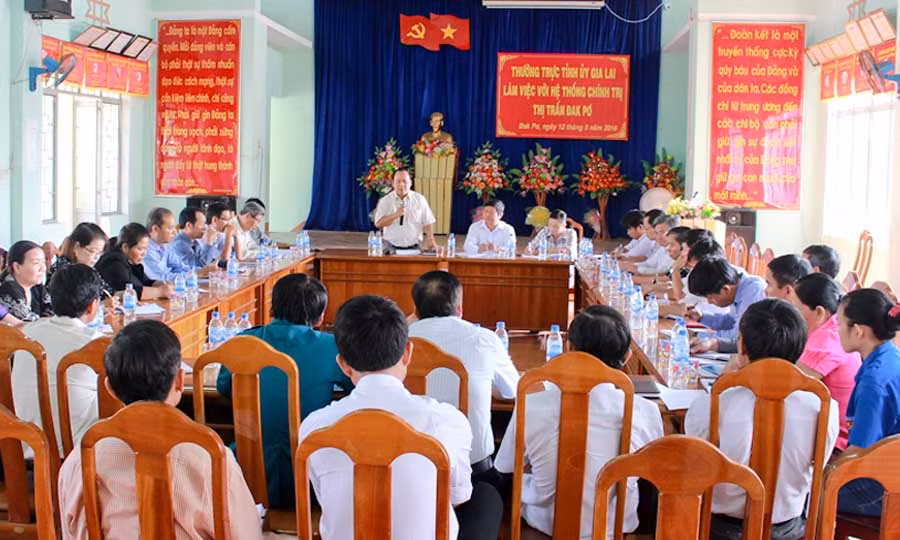  Quang cảnh buổi làm việc. Ảnh: Hồng Thi