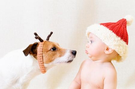 Bé và bạn ấy giống nhau đến lạ