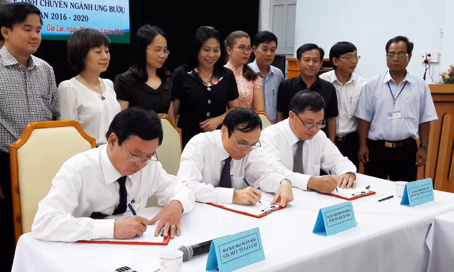 Quang cảnh buổi ký kết. Ảnh: Thu Hằng