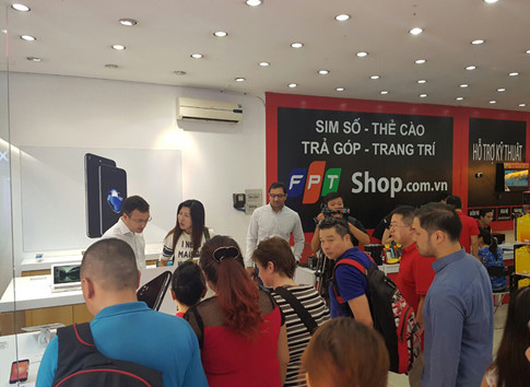 Những khách hàng đặt mua sớm sẽ được ưu tiên nhận máy trong ngày 11-11 Những khách hàng đặt mua sớm sẽ được ưu tiên nhận máy trong ngày 11-11