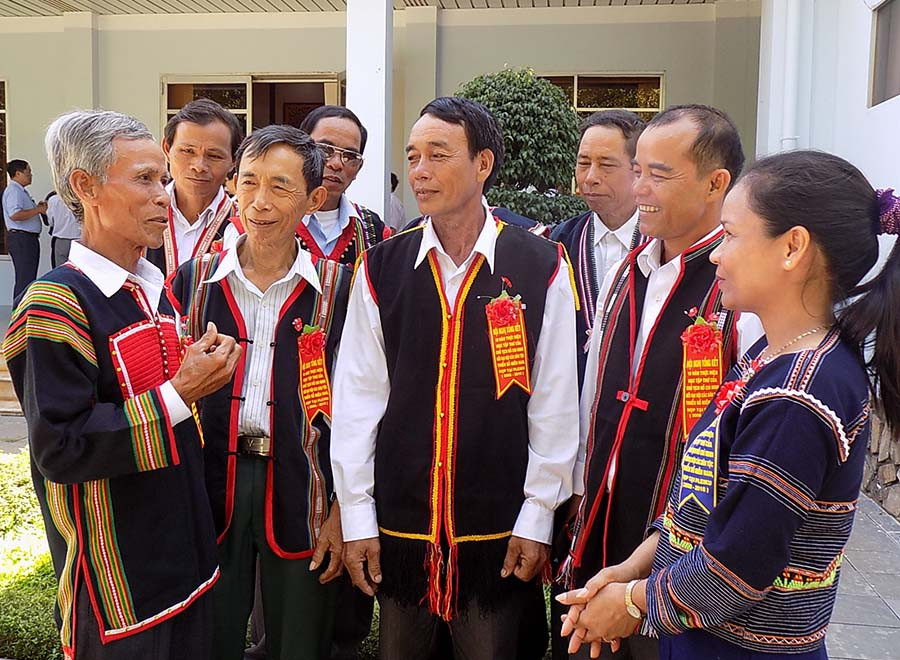 Trao đổi kinh nghiệm tuyên truyền vận động quần chúng vùng dân tộc thiểu số. Ảnh: Thanh Nhật Trao đổi kinh nghiệm tuyên truyền vận động quần chúng vùng dân tộc thiểu số. Ảnh: Thanh Nhật