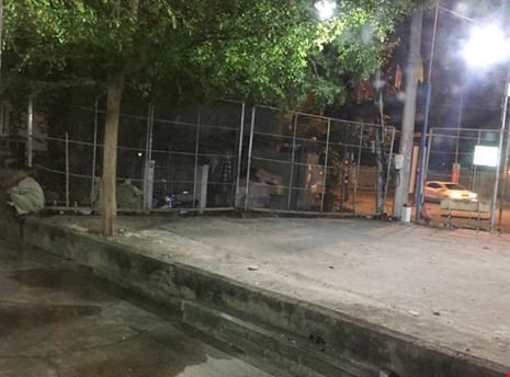 Công an tổ chức khám nghiệm khu vực xảy ra truy sát nhau. Công an tổ chức khám nghiệm khu vực xảy ra truy sát nhau.