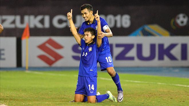 Thái Lan ăn mừng chiến thắng trước Singapore.