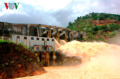 Hồ Hố Hô xả lũ về hạ du.