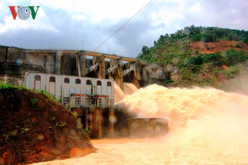 Hồ Hố Hô xả lũ về hạ du.