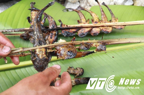 Xiên cá đắng để nướng. Xiên cá đắng để nướng.