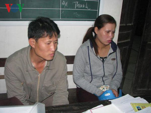 Hai đối tượng giả danh nhà sư tại cơ quan điều tra. Hai đối tượng giả danh nhà sư tại cơ quan điều tra.