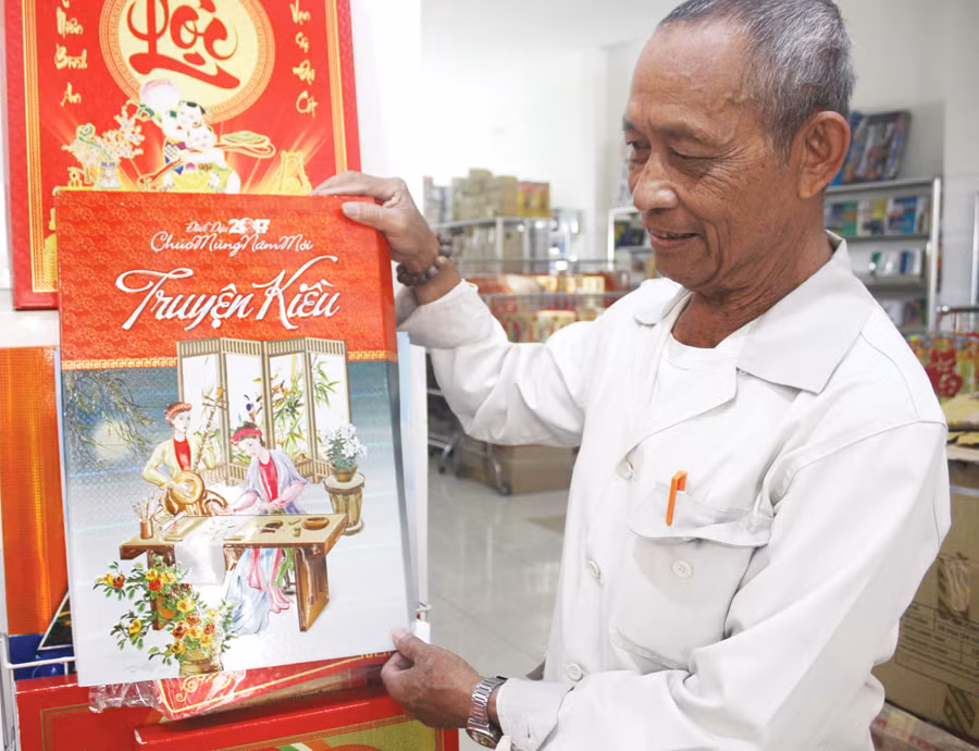 Bộ lịch “Truyện Kiều” được đánh giá là độc đáo nhất trong mùa lịch Tết Đinh Dậu 2017. Ảnh: T.N