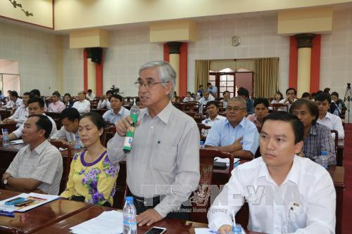 Doanh nghiệp ở nhiều tỉnh vẫn phải phản ánh và kiến nghị với lãnh đạo tỉnh tại các hội nghị. Doanh nghiệp ở nhiều tỉnh vẫn phải phản ánh và kiến nghị với lãnh đạo tỉnh tại các hội nghị.