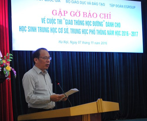 Ông Nguyễn Trọng Thái - Chánh văn phòng Ủy ban An toàn giao thông quốc gia - giới thiệu về thể lệ cuộc thi.