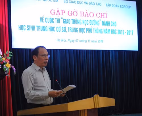 Ông Nguyễn Trọng Thái - Chánh văn phòng Ủy ban An toàn giao thông quốc gia - giới thiệu về thể lệ cuộc thi.