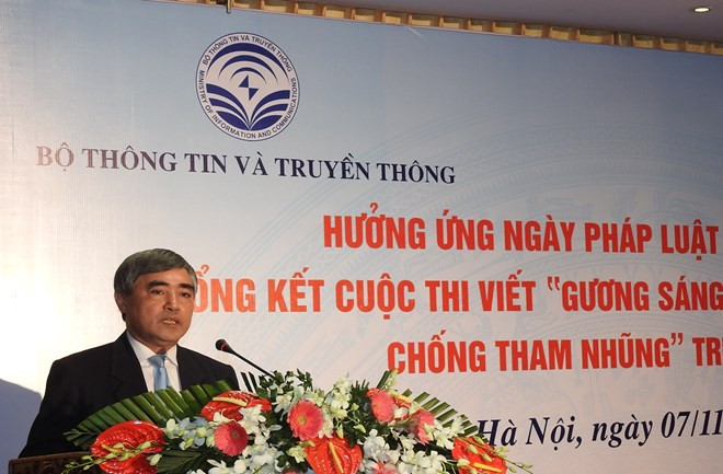 Thứ trưởng Bộ Thông tin và Truyền thông Nguyễn Minh Hồng phát biểu tại lễ trao giải cuộc thi viết “Gương sáng trong đấu tranh phòng, chống tham nhũng” trên báo chí.