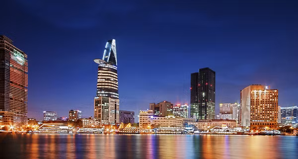  Bất động sản Việt Nam là một trong lĩnh vực thu hút sự quan tâm của doanh nghiệp Châu Á nhiều nhất. Ảnh: World Property Journal.