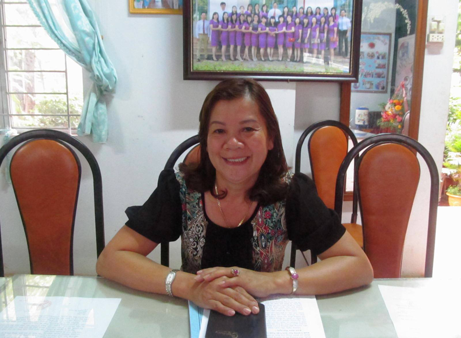 Tình yêu thương con trẻ đã giúp cô giáo Nguyễn Thị Liên phấn đấu vươn lên trong sự nghiệp "trồng người". Ảnh: H.T Tình yêu thương con trẻ đã giúp cô giáo Nguyễn Thị Liên phấn đấu vươn lên trong sự nghiệp trồng người. Ảnh: H.T