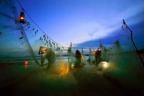 Bức ảnh "Nhịp sống miền biển" của Trần Đình Thương. Bức ảnh