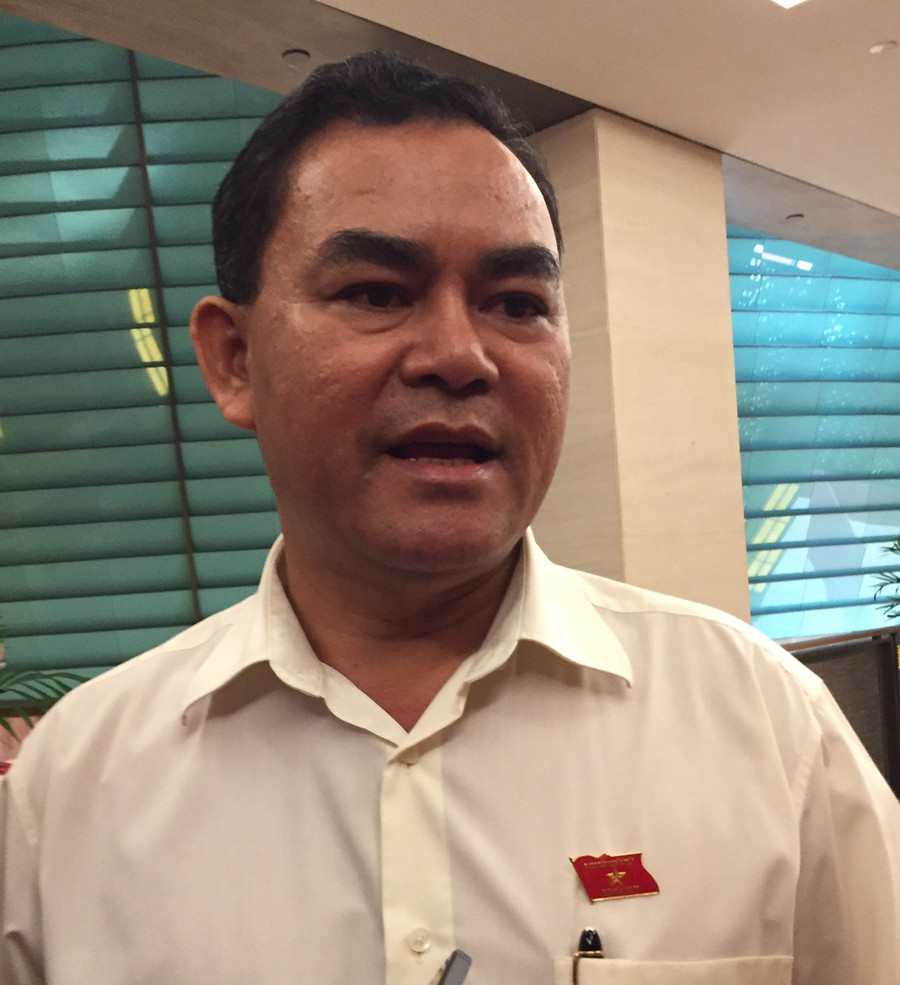 Đại biểu Y Biêr Niê (Đak Lak).