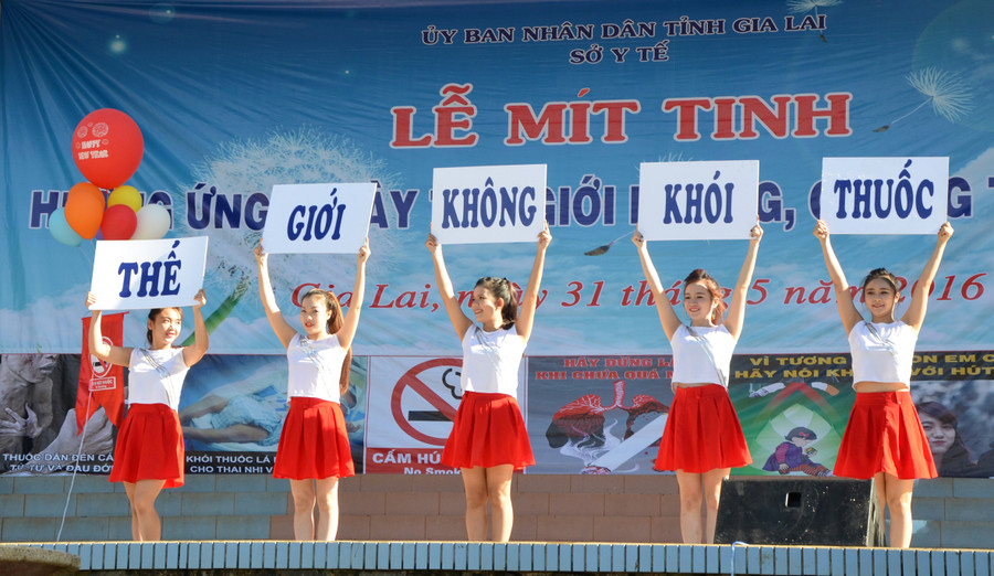 Tuổi trẻ Pleiku hưởng ứng Ngày Thế giới phòng-chống thuốc lá 31-5. Ảnh: T.Đ  Tuổi trẻ Pleiku hưởng ứng Ngày Thế giới phòng-chống thuốc lá 31-5. Ảnh: T.Đ