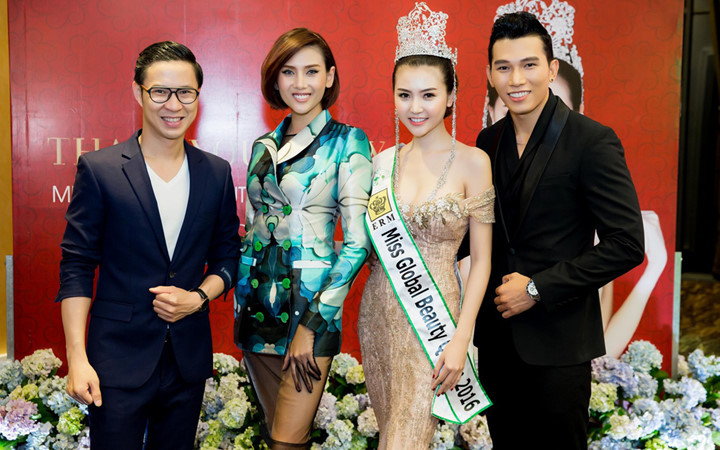 Đến chúc mừng Ngọc Duyên có đông đảo bạn bè, gia đình, các người đẹp nổi danh trong showbiz như: Á hậu Võ Hoàng Yến, á hậu Lâm Thùy Anh, Nam vương Ngọc Tình… 4