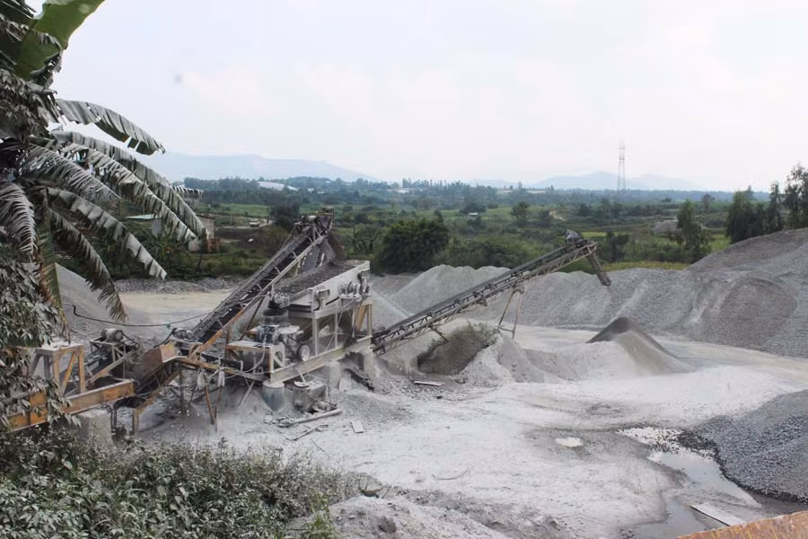  Hoạt động sản xuất kinh doanh của doanh nghiệp, một trong những đóng góp vào nguồn thu ngân sách. Ảnh: S.C