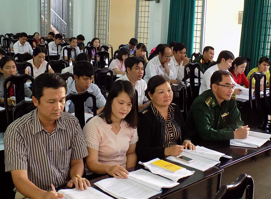 Đội ngũ cán bộ làm công tác tổ chức-xây dựng Đảng tham gia bồi dưỡng nghiệp vụ. Ảnh: T.N Đội ngũ cán bộ làm công tác tổ chức-xây dựng Đảng tham gia bồi dưỡng nghiệp vụ. Ảnh: T.N