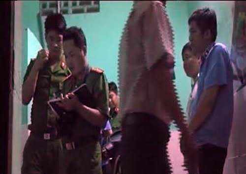 Công an tiến hành khám nghiệm hiện trường vụ việc