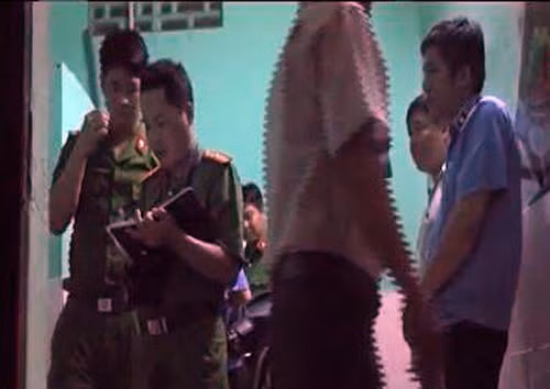 Công an tiến hành khám nghiệm hiện trường vụ việc