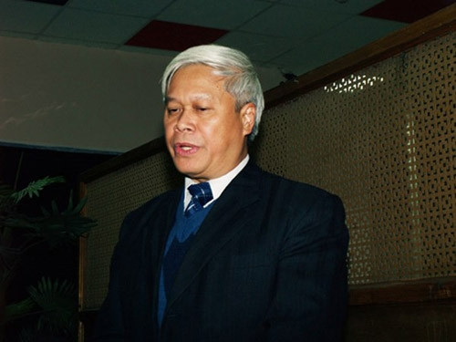 "Ngay cả việc thất lạc con gái cũng là số phận và tôi tin lời của nhà tiên tri Vanga cũng chính là số phận của tôi. Tôi vẫn chờ và chưa một ngày nào tắt đi niềm hi vọng"…- nhà thơ Nguyễn Huy Hoàng trải lòng. "Ngay cả việc thất lạc con gái cũng là số phận và tôi tin lời của nhà tiên tri Vanga cũng chính là số phận của tôi. Tôi vẫn chờ và chưa một ngày nào tắt đi niềm hi vọng"…- nhà thơ Nguyễn Huy Hoàng trải lòng.