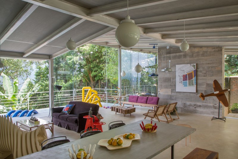 Đồ đạc trong nhà nhỏ gọn, dễ dàng dịch chuyển để trả lại mặt sàn thoáng đãng dành cho các bé chơi đùa. Đồ đạc trong nhà nhỏ gọn, dễ dàng dịch chuyển để trả lại mặt sàn thoáng đãng dành cho các bé chơi đùa.