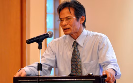 TS.Lê Xuân Nghĩa, nguyên Phó Chủ tịch Ủy ban Giám sát Tài chính Quốc gia phát biểu ý kiến.