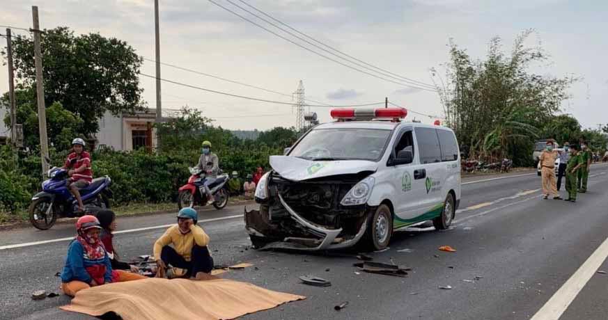 Một vụ tai nạn xảy ra trên quốc lộ 14 thuộc địa phận huyện Chư Sê. Ảnh: Quang Tấn