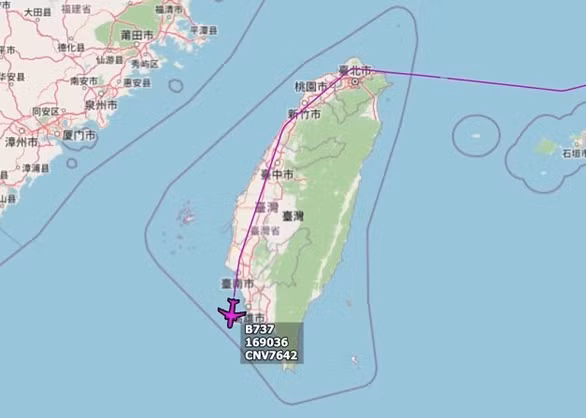  Đường bay của máy bay quân sự Mỹ - Ảnh: TWITTER/Golf9