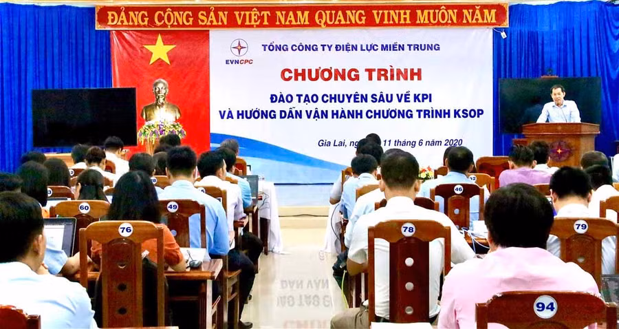 Công ty Điện lực Gia Lai tổ chức lớp đào tạo KPI và vận hành phần mềm KSOP. Ảnh: Hà Duy