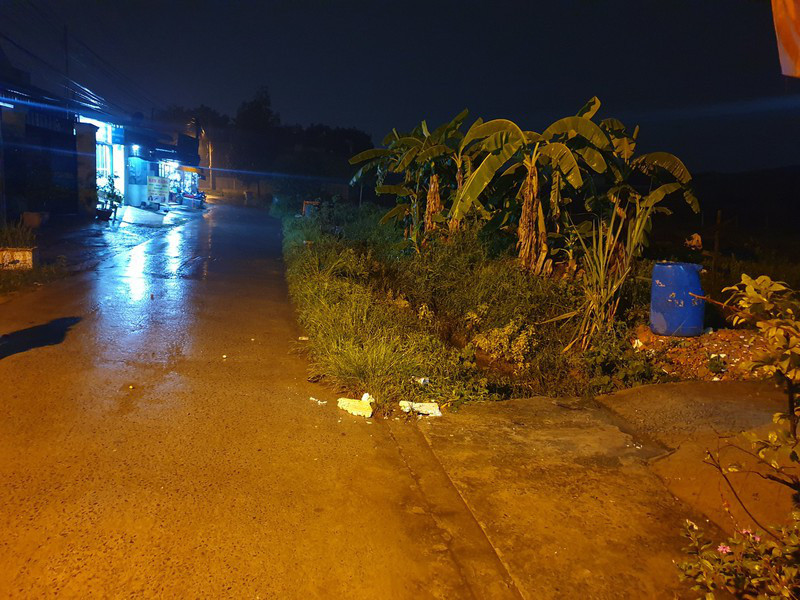 Khu vực bé T. bị nước cuốn trôi tử vong thương tâm. Ảnh: KD