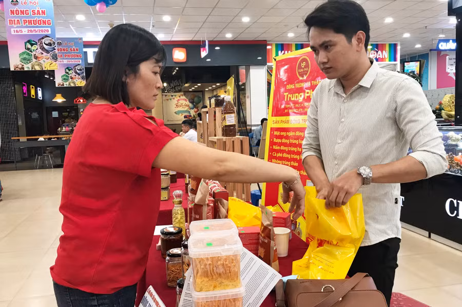  Lễ hội nông sản địa phương góp phần quảng bá và tăng tính kết nối trong vấn đề tiêu thụ sản phẩm OCOP. Ảnh: V.T