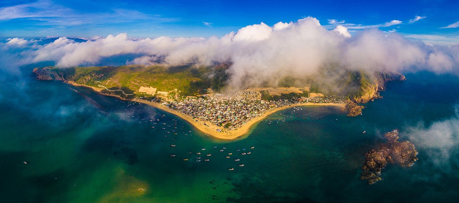 Toàn cảnh xã đảo Nhơn Hải