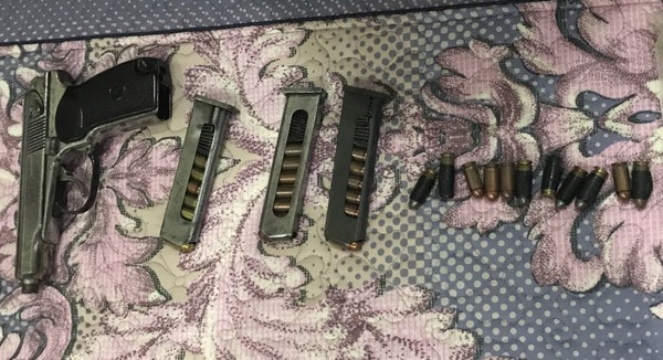 Súng đạn thu giữ khi khám xét nhà ông trùm Hùng "đém" - Ảnh: Theo CAND Súng đạn thu giữ khi khám xét nhà ông trùm Hùng