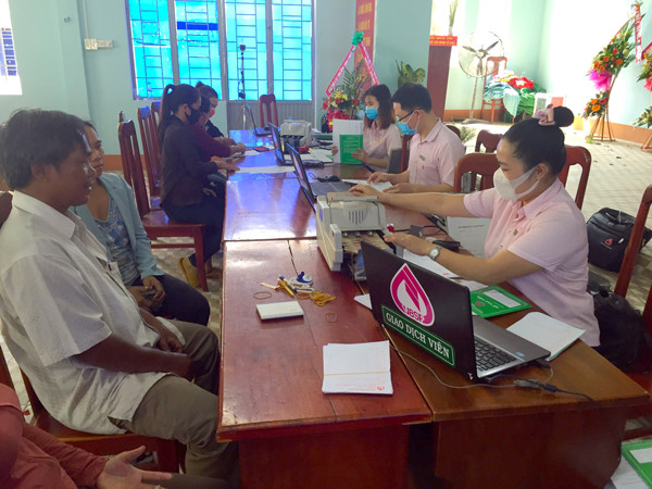 Ngân hàng Chính sách Xã hội tỉnh chuẩn bị đầy đủ các điều kiện để giải ngân vốn nhanh chóng, kịp thời cho khách hàng. Ảnh: S.C