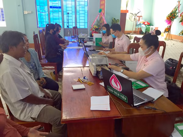 Ngân hàng Chính sách Xã hội tỉnh chuẩn bị đầy đủ các điều kiện để giải ngân vốn nhanh chóng, kịp thời cho khách hàng. Ảnh: S.C