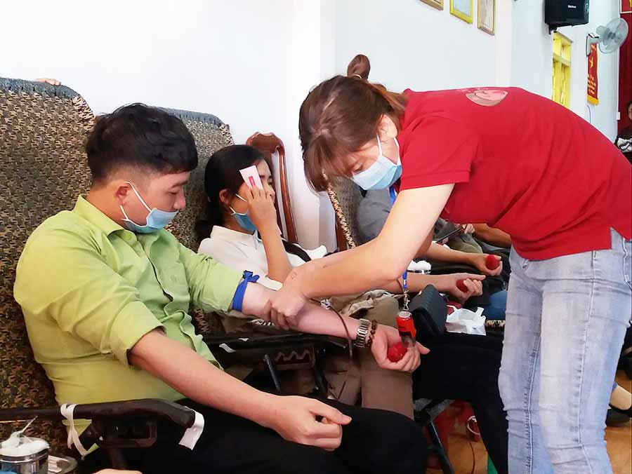 Hiến máu tình nguyện là góp phần mang lại sự sống cho người bệnh. Ảnh: Như Nguyện