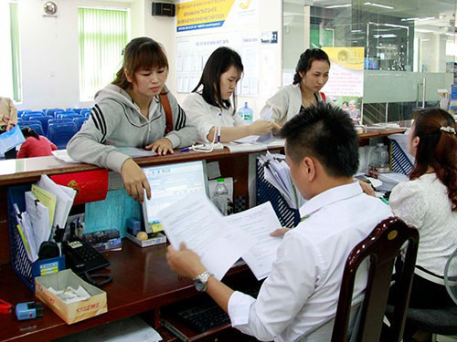Công chức BHXH TP HCM trong giờ làm việc Công chức BHXH TP HCM trong giờ làm việc