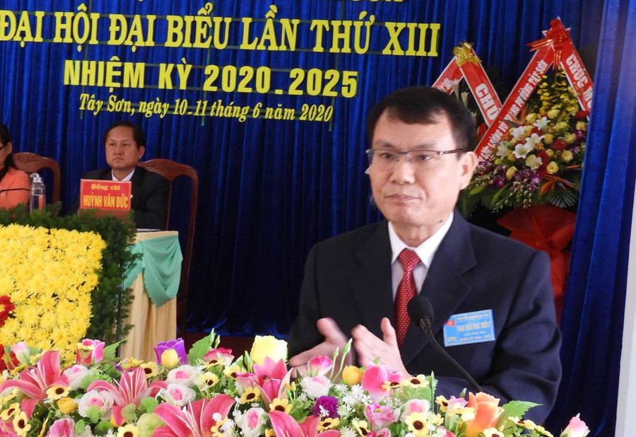 Bí thư Thành ủy Pleiku Trịnh Duy Thuân phát biểu chỉ đạo. Ảnh: Thanh Nhật Bí thư Thành ủy Pleiku Trịnh Duy Thuân phát biểu chỉ đạo. Ảnh: Thanh Nhật