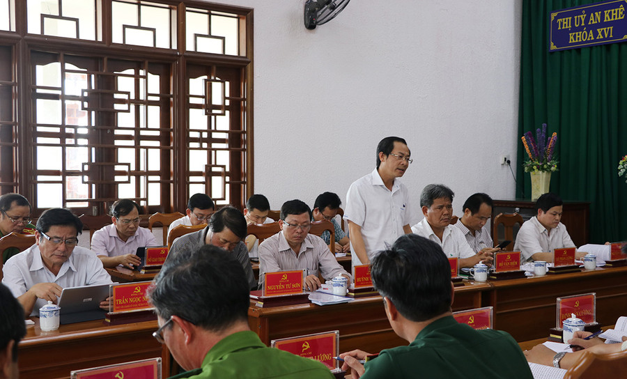 Phó Chủ tịch UBND tỉnh Đỗ Tiến Đông tham gia góp ý kiến về xây dựng xây dựng thị xã An Khê thành vùng kinh tế động lực phía Đông của tỉnh Gia Lai. Ảnh: Ngọc Minh Phó Chủ tịch UBND tỉnh-Đỗ Tiến Đông tham gia góp ý kiến về xây dựng xây dựng thị xã An Khê thành vùng kinh tế động lực phía Đông của tỉnh-Ảnh Ngọc Minh