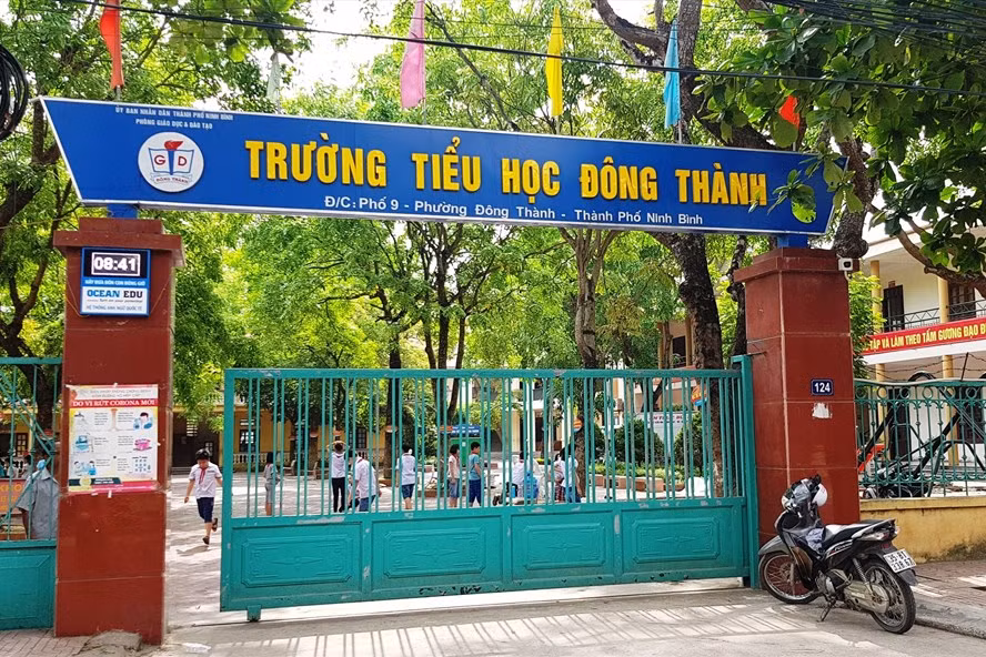 Trường Tiểu học Đông Thành, nơi xảy ra vụ việc. Ảnh: NT