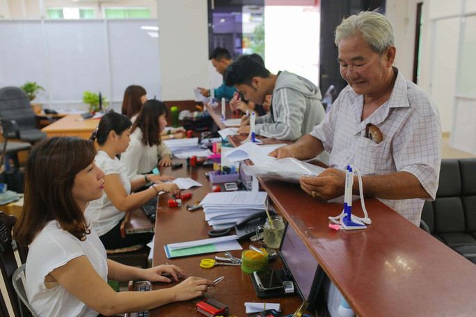 Người lao động khi nghỉ việc mà chưa đủ điều kiện để hưởng lương hưu hoặc chưa hưởng BHXH 1 lần thì được bảo lưu thời gian đóng BHXH.  Người lao động khi nghỉ việc mà chưa đủ điều kiện để hưởng lương hưu hoặc chưa hưởng BHXH 1 lần thì được bảo lưu thời gian đóng BHXH.